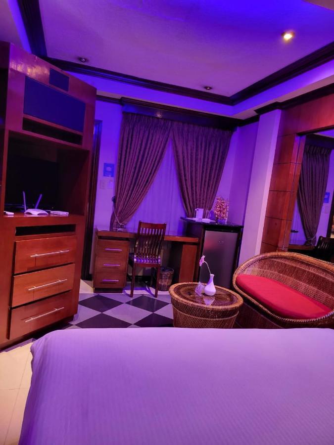 Fields Palace Hotel アンヘレス エクステリア 写真