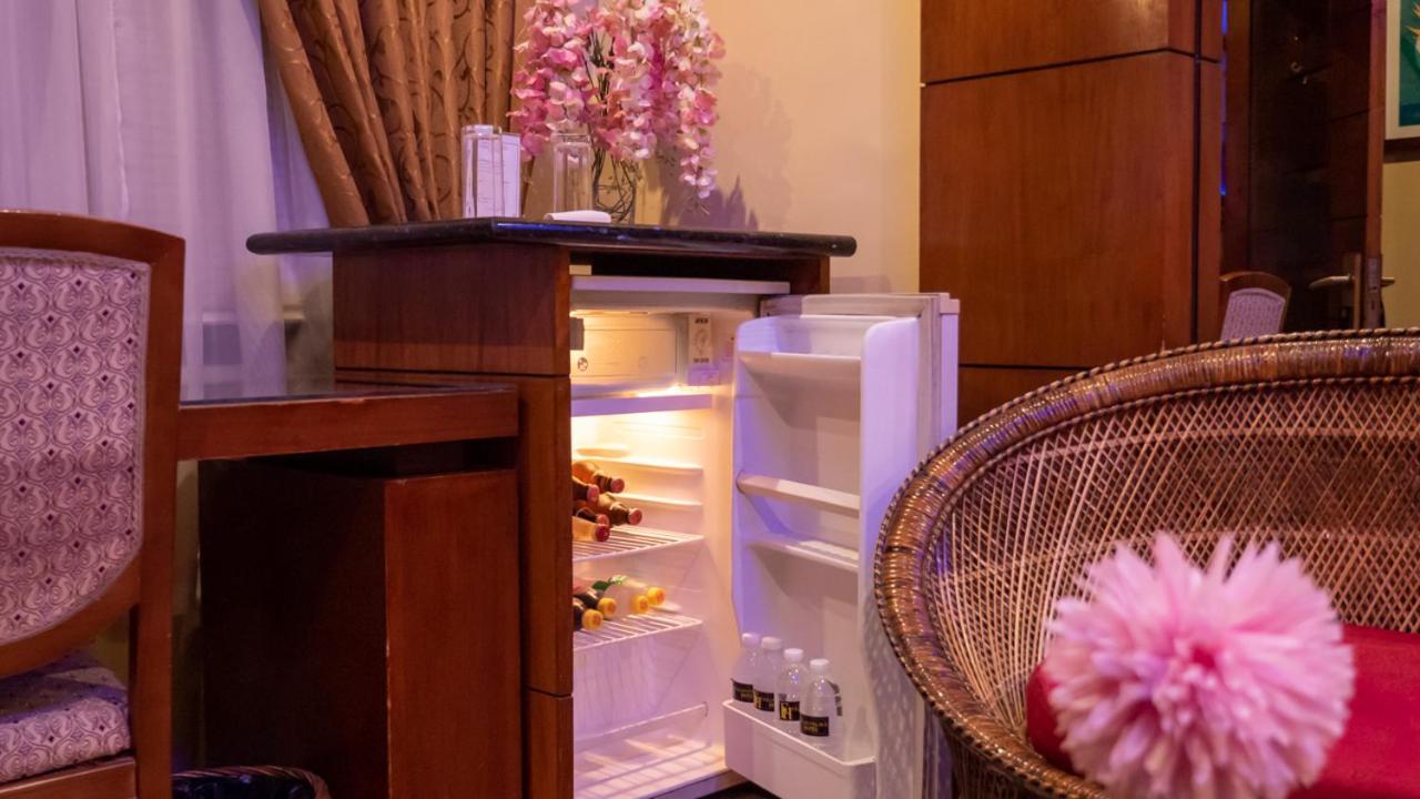 Fields Palace Hotel アンヘレス エクステリア 写真