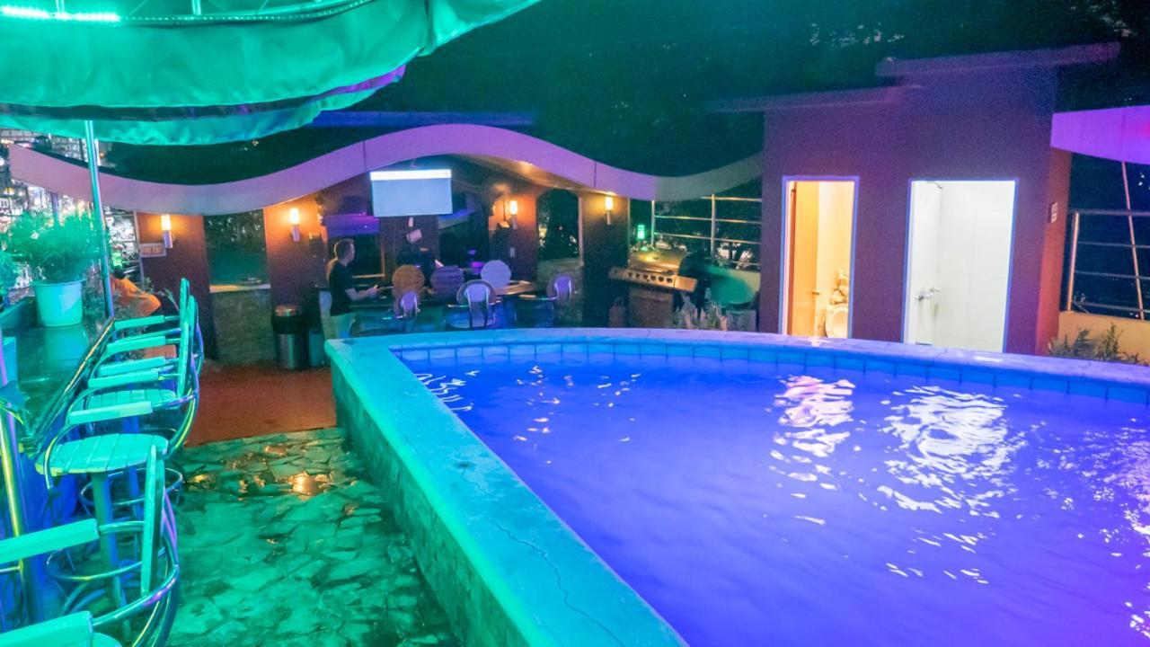 Fields Palace Hotel アンヘレス エクステリア 写真